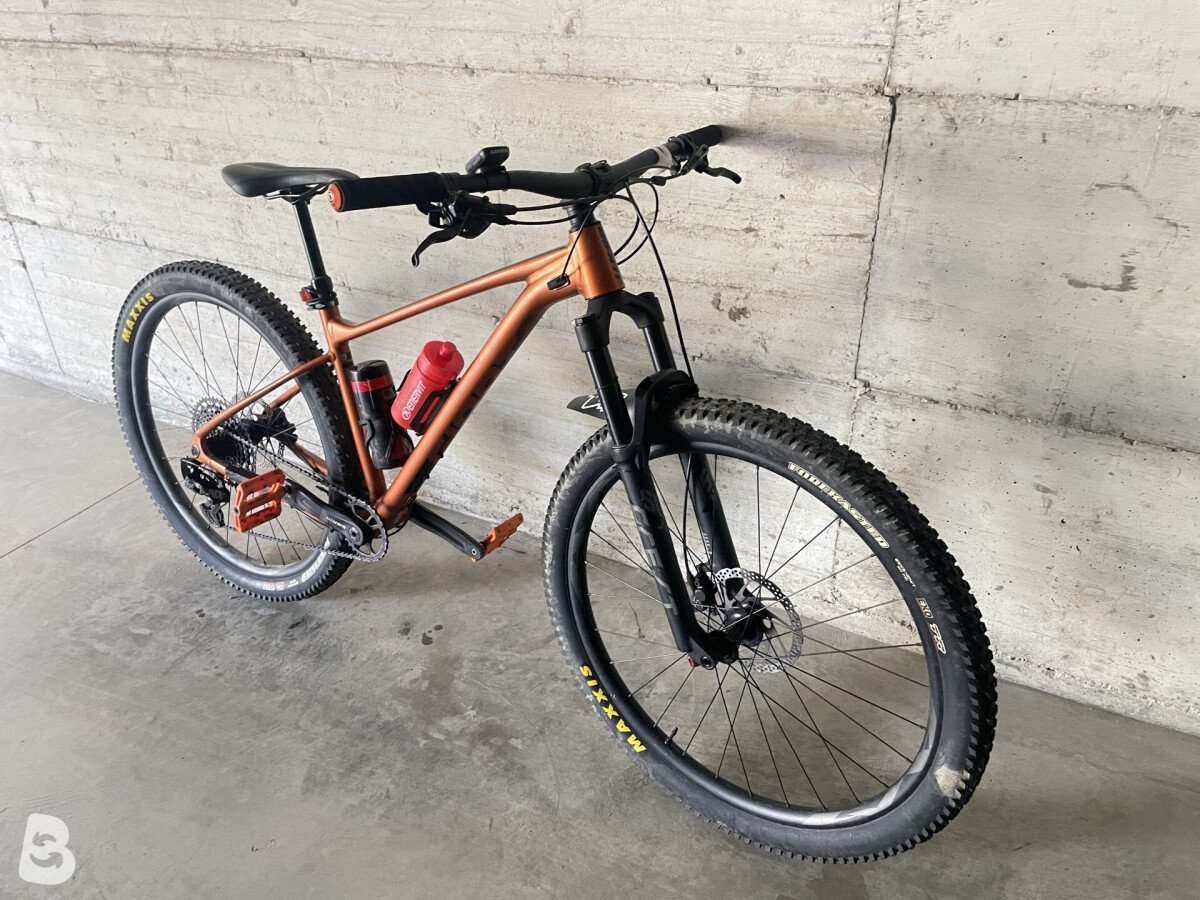 Giant Fathom 1 2022