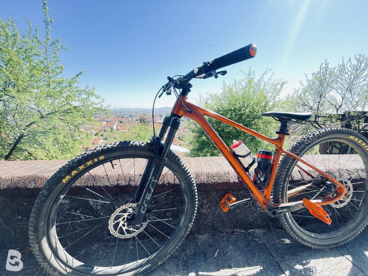 Giant Fathom 1 2022