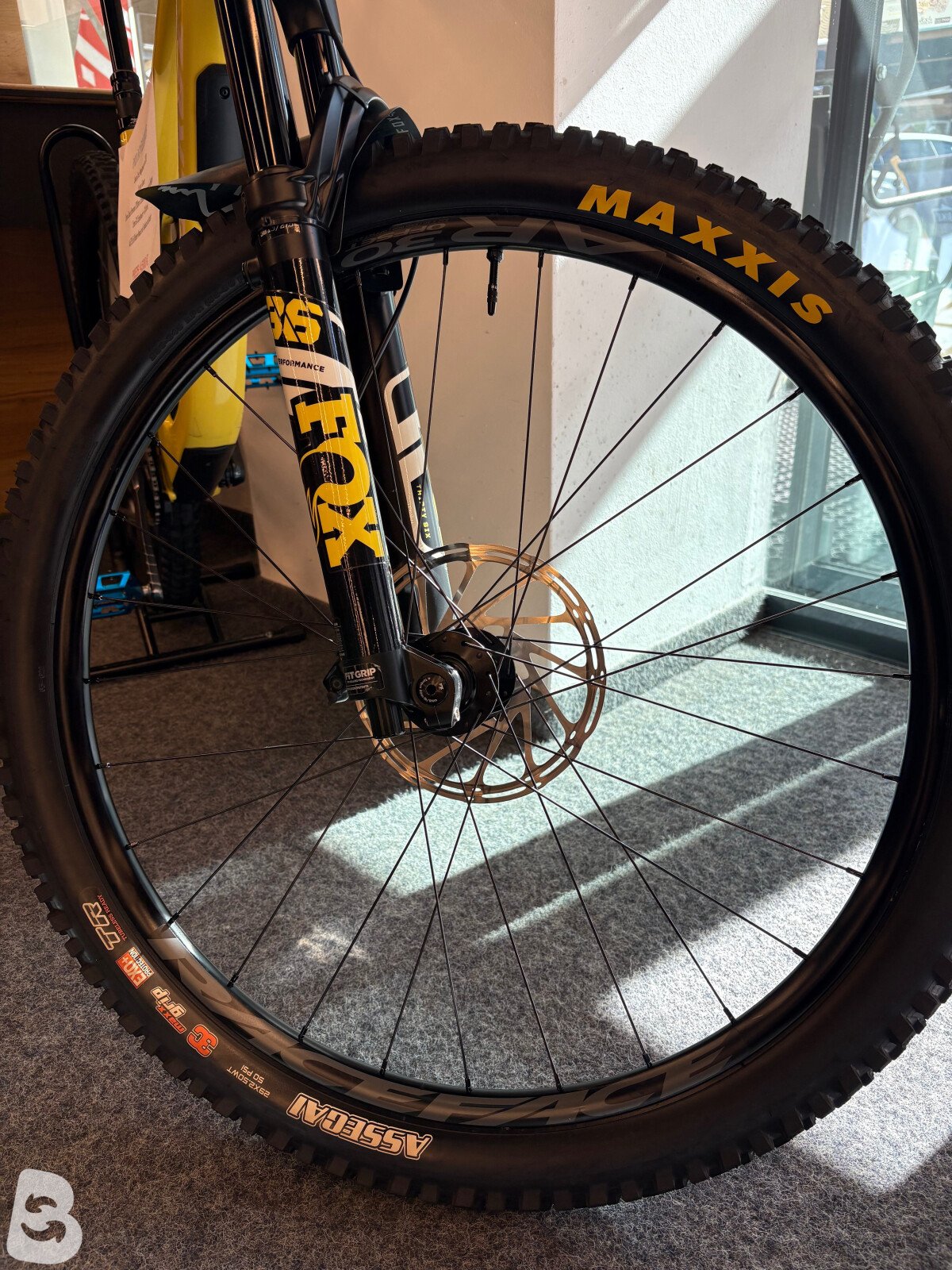 Santa Cruz MEGATOWER S / Carbon C / 29 2021
