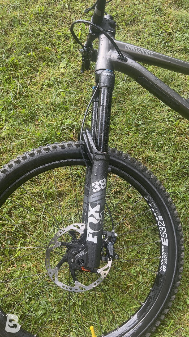 Commencal Clash Essential 2024