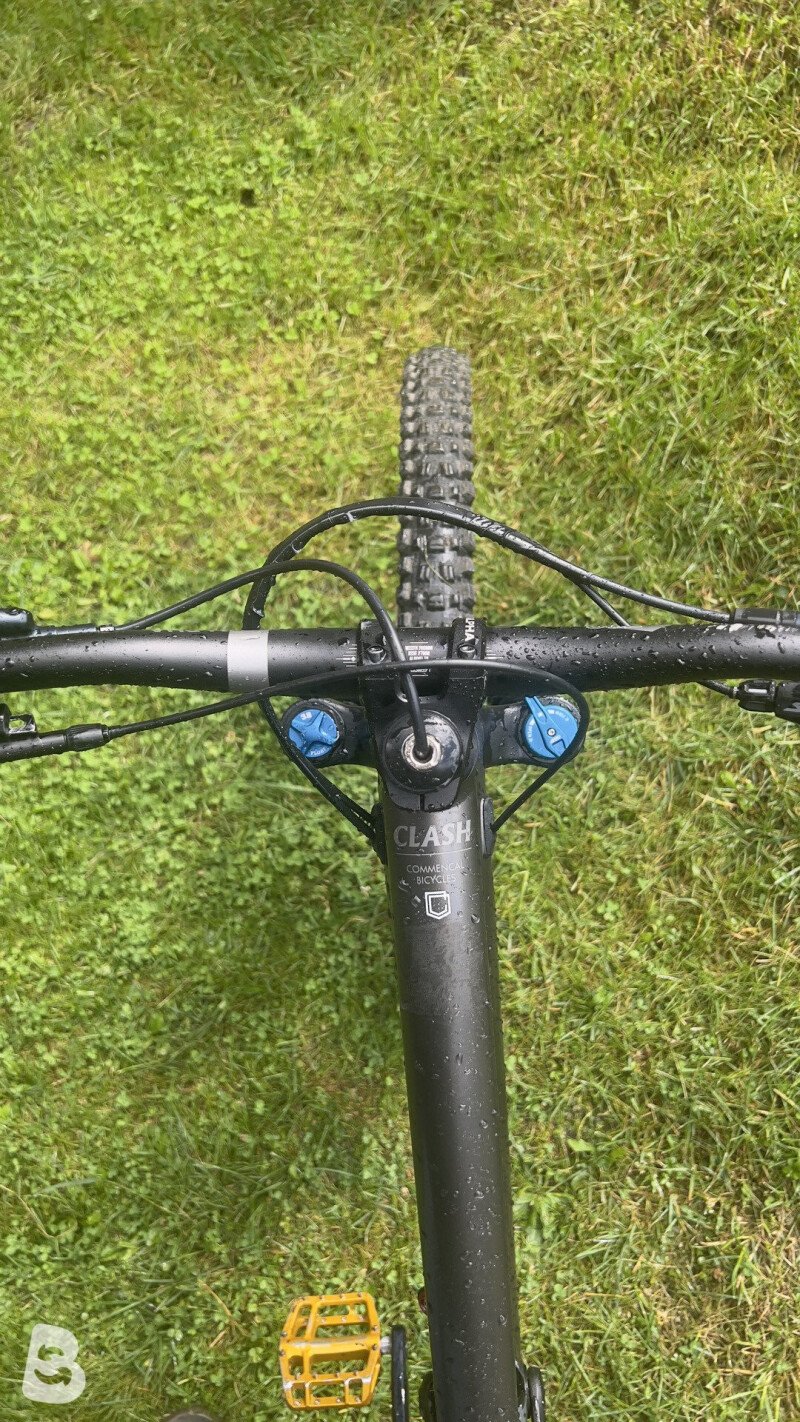 Commencal Clash Essential 2024