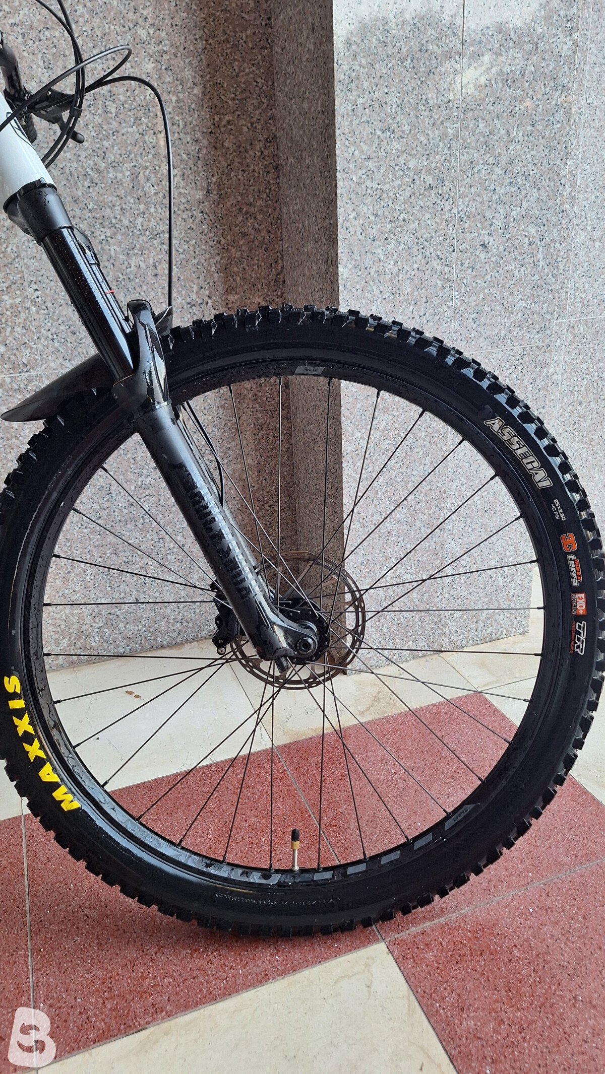 Mondraker Raze 2025