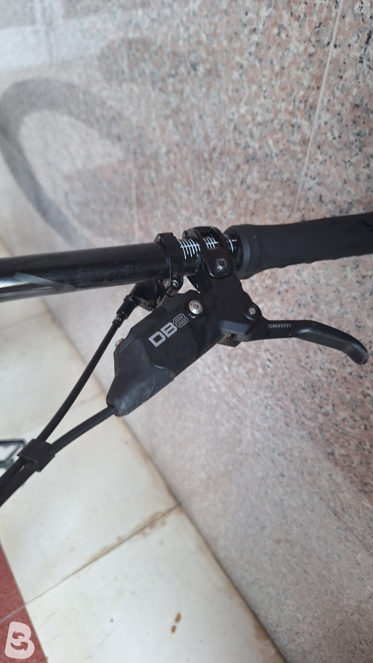 Mondraker Raze 2025