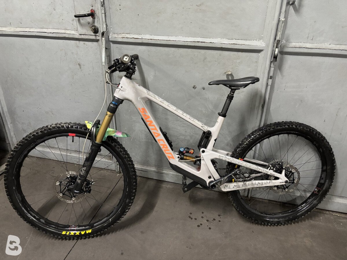 Santa Cruz Nomad 6 CC 2023