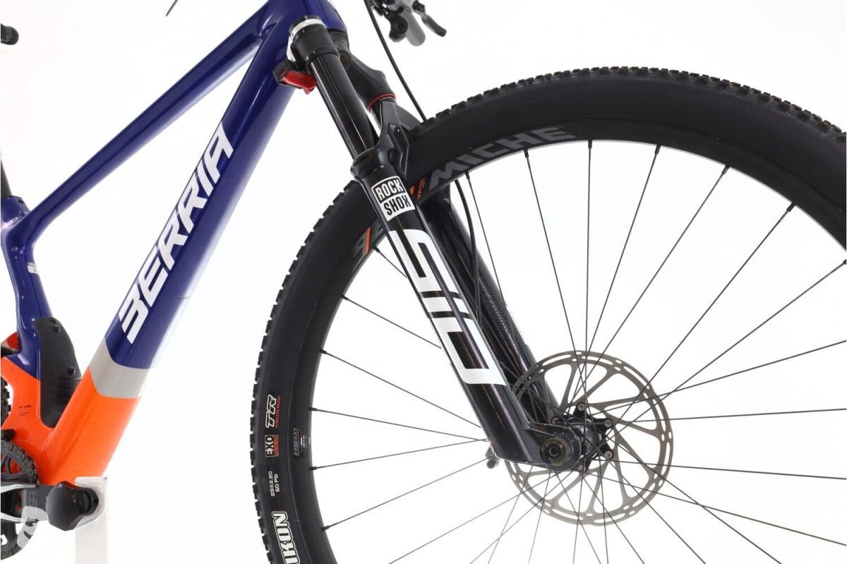 Berria Mako Pro AXS 2025