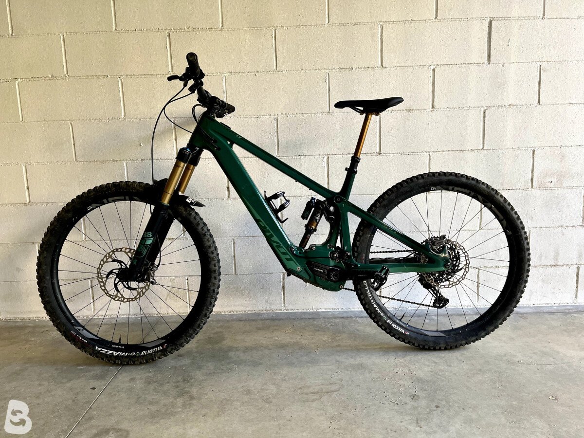 Pivot Shuttle LT Team XTR 2024
