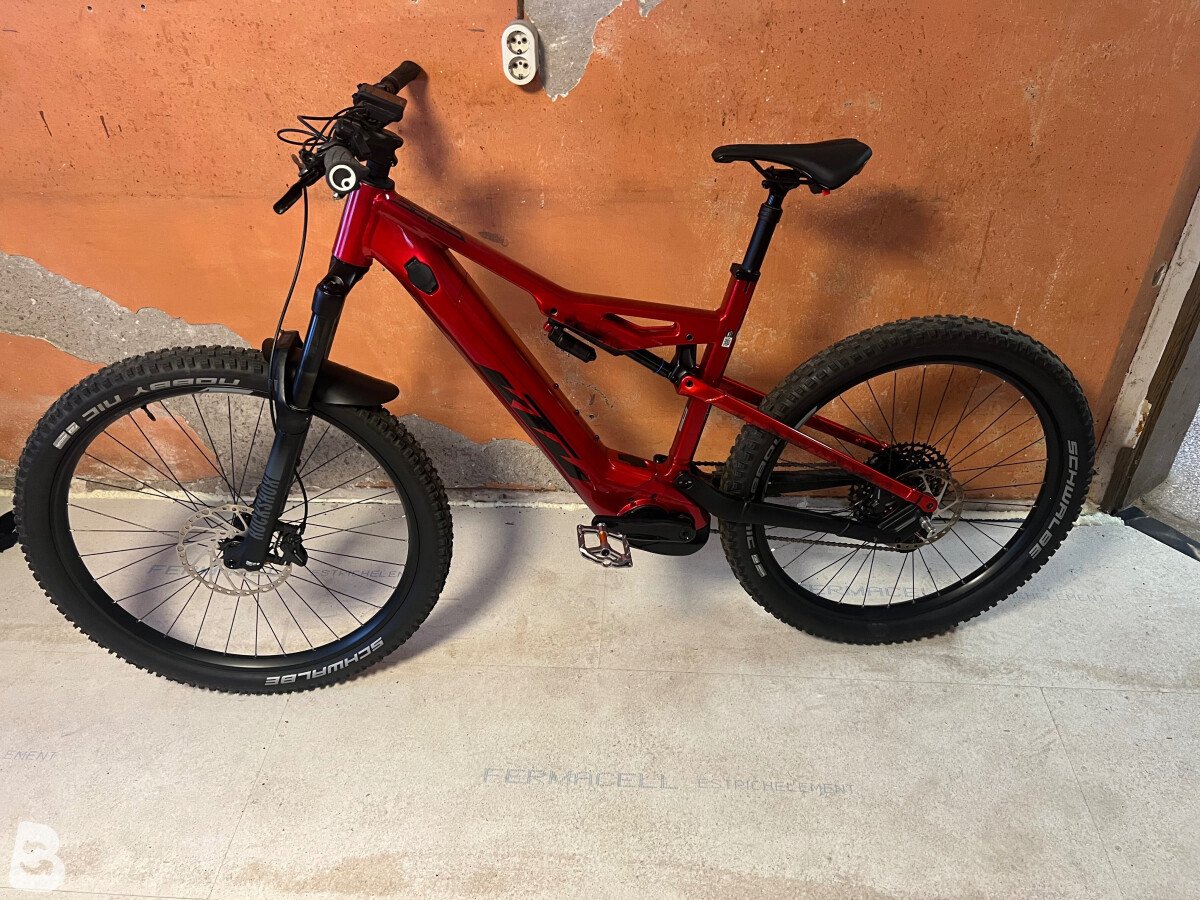 KTM MACINA KAPOHO 7973 2022