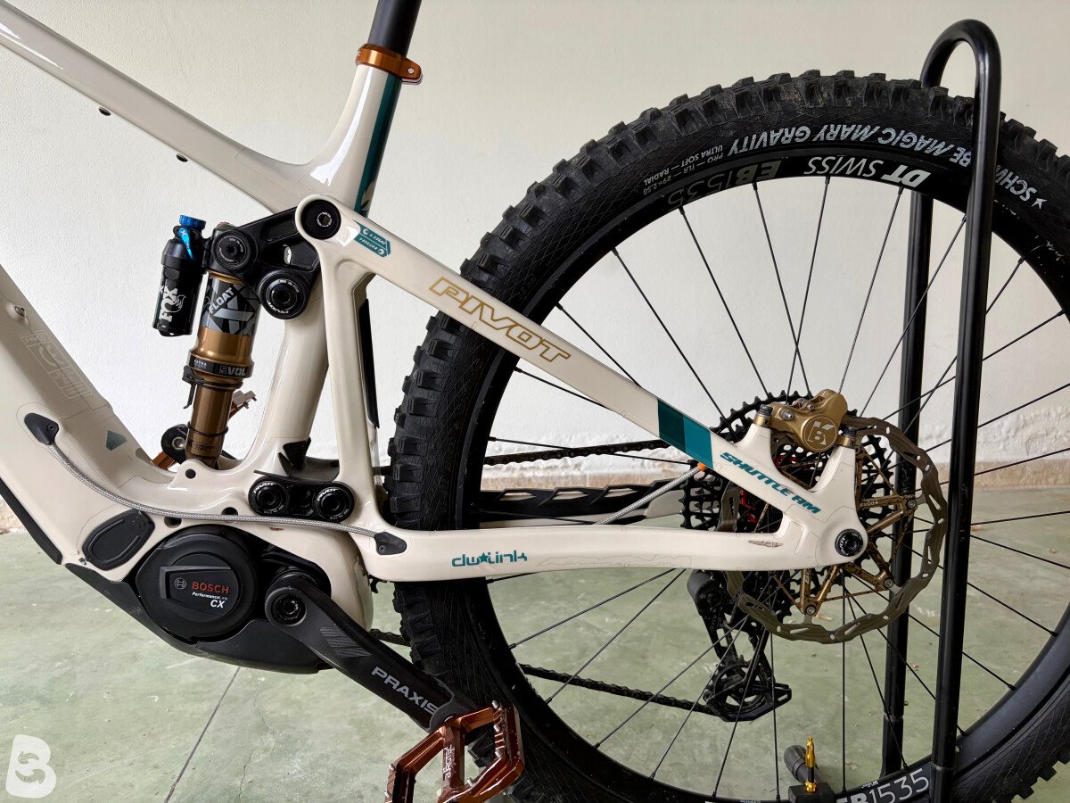 Pivot SHUTTLE AM Pro X0 Eagle Transmission 2024