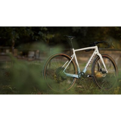 Megamo WEST 17 2025