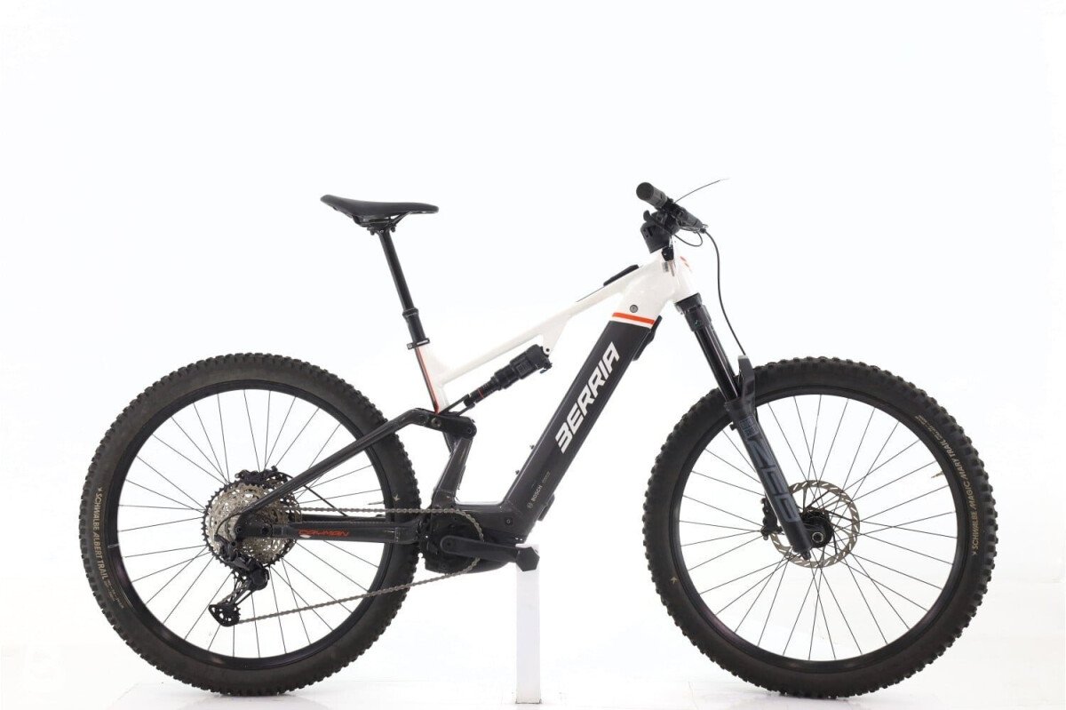 Berria Cayman XT 2025