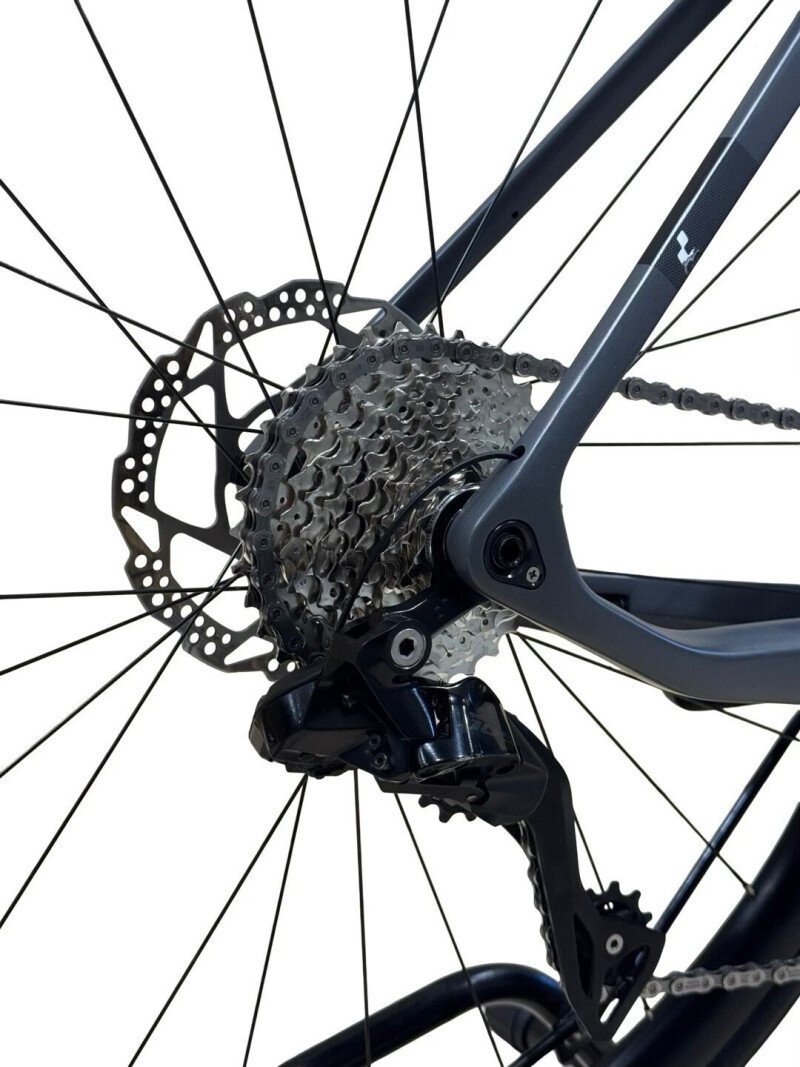 Cube Agree C:62 Carbon Shimano 105 Di2 2024