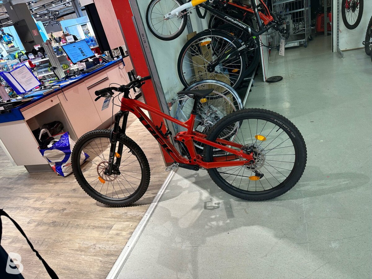Trek Slash 8 2023